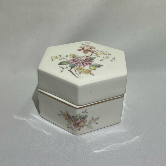 Floral Hexagonal Trinket Box - Picture 1 of 5